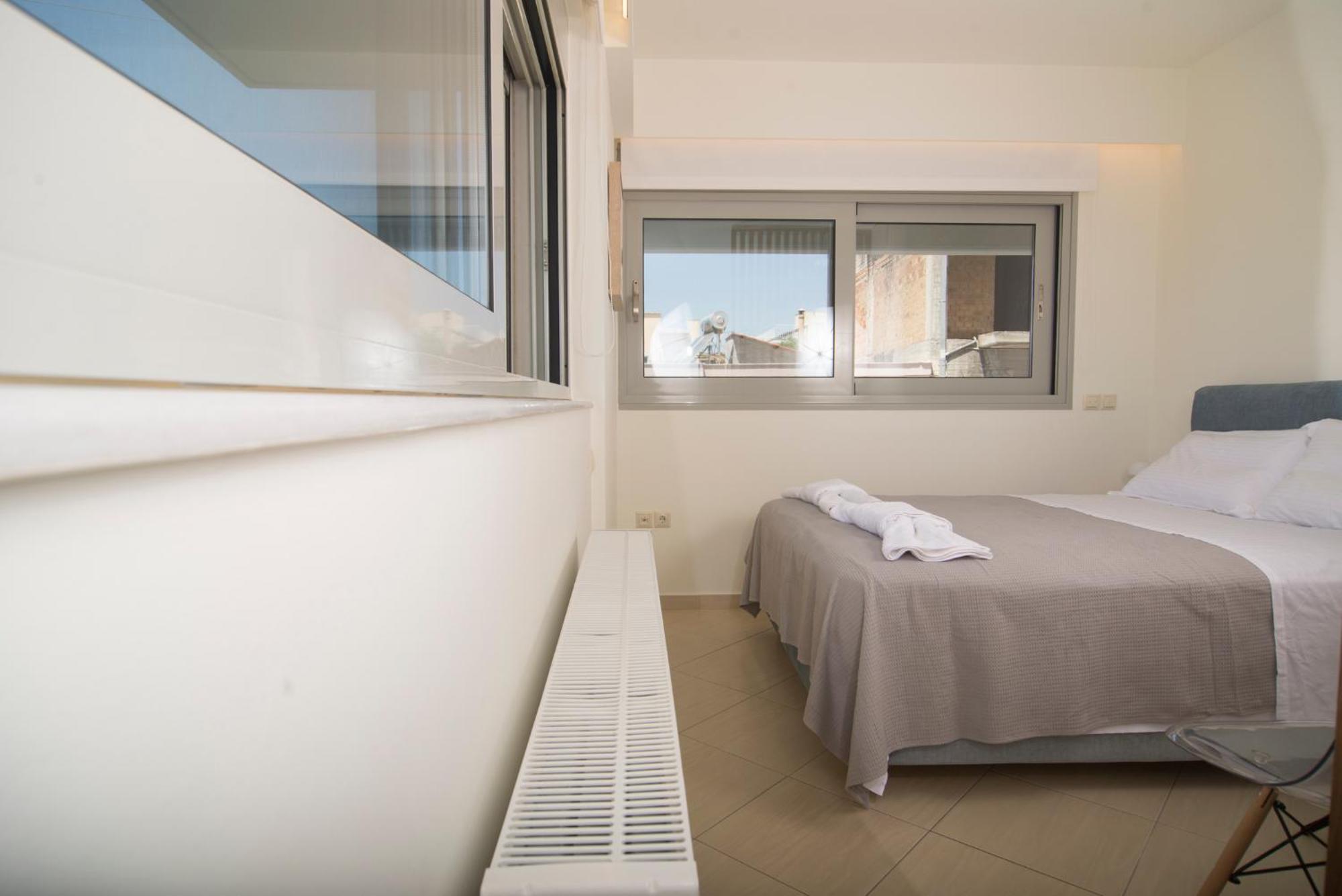 Spectacular Apartment Near Dance Hall/Center Каламата Екстериор снимка