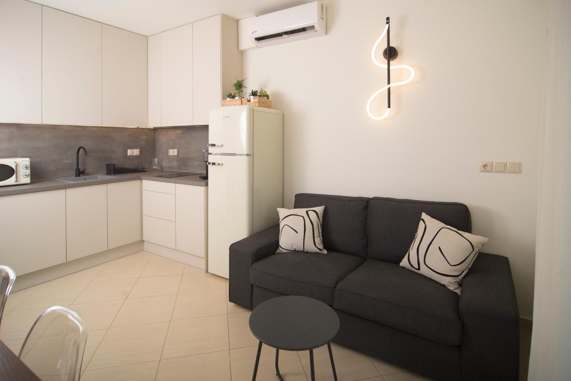 Spectacular Apartment Near Dance Hall/Center Каламата Екстериор снимка